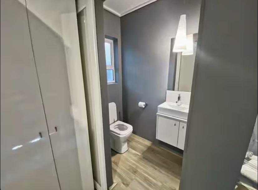 To Let 3 Bedroom Property for Rent in Green Point Western Cape